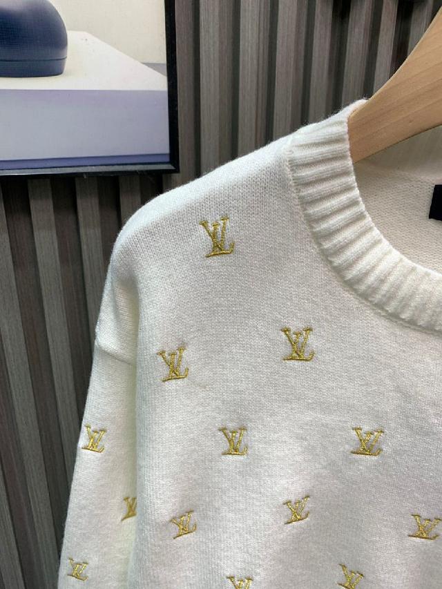 迪奥小恐龙图案针织圆领米色毛衣