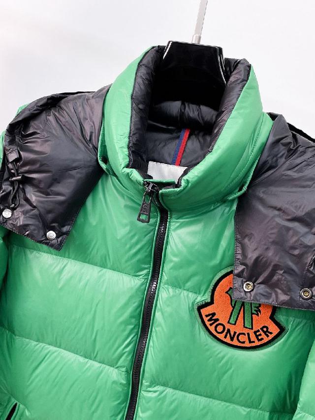 2025秋冬新款羽绒服。这款号称羽绒服届最贵的，全部90绒的