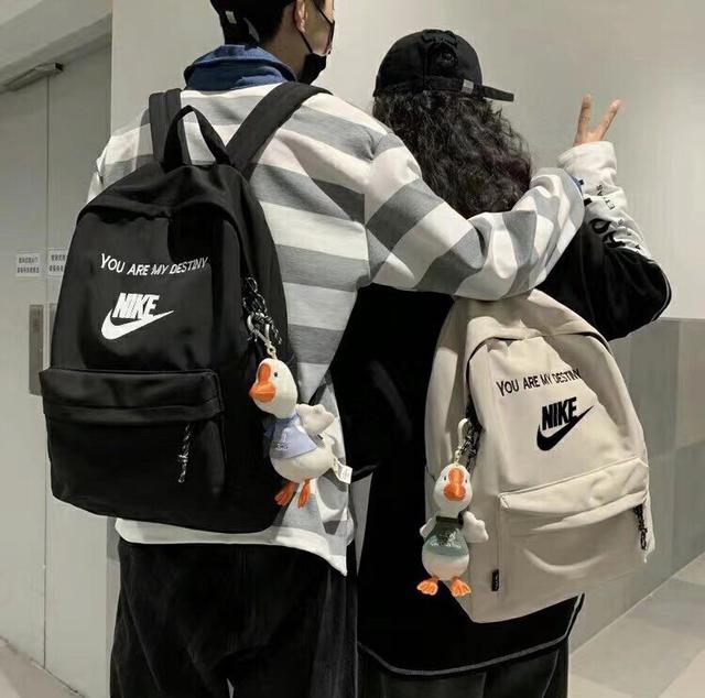 NIKE耐克 新款校园简约百搭学生书包尼龙防水轻便双肩包男女情侣休闲背包