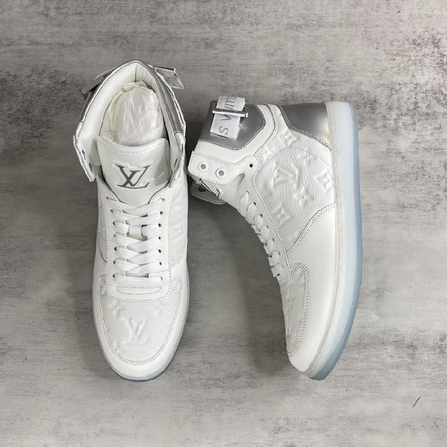 高帮运动鞋 Monogram 丹宁布取自可循环聚酯纤维