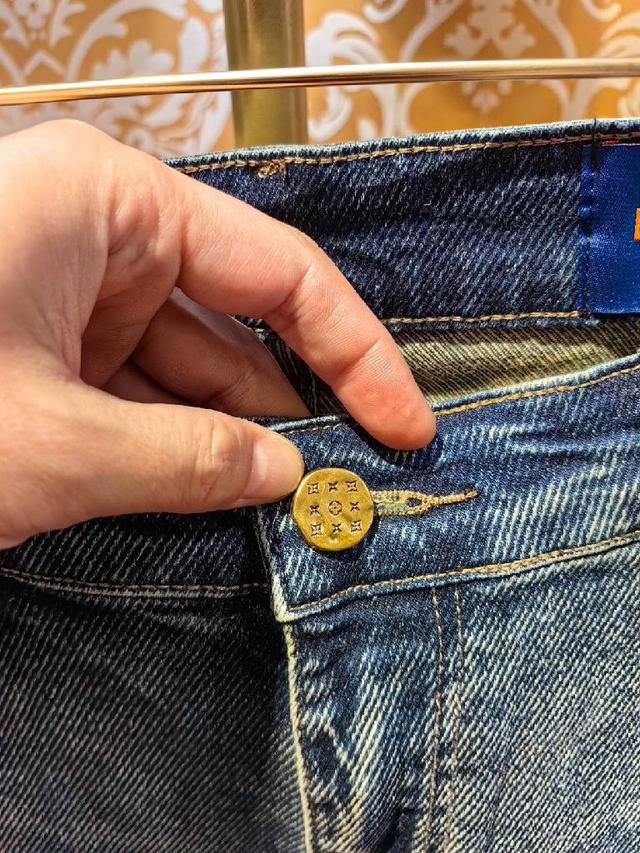 市场独家版本 水洗休闲牛仔裤，进口原版水洗弹力面料