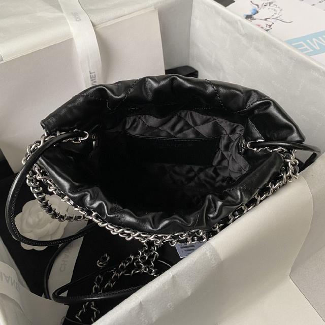 太好看了吧这个颜色！！！小巧而精致，散发出无与伦比的高级奢华