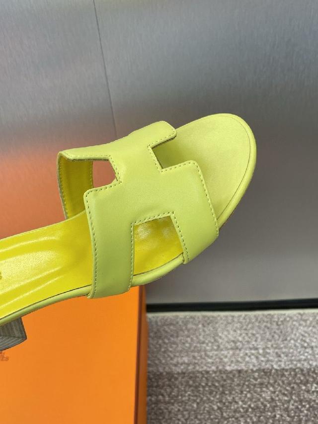 Hermes 春夏经典款 Oran 拼色工字拖女鞋  H家粗跟圆头露趾果冻