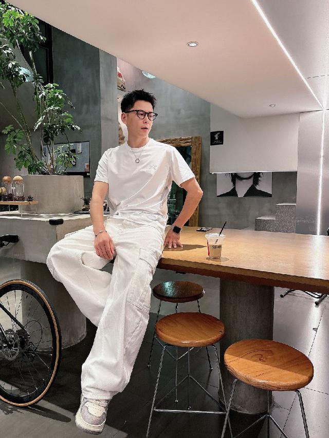 新品时尚休闲圆领休闲短袖 经典元素设计！没有过多复杂