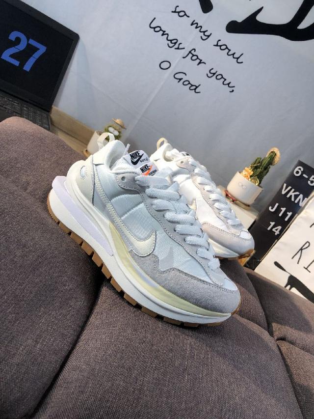 耐克Sacai X NIKe regasus vaporrly SP 华夫双勾三代3.0走秀