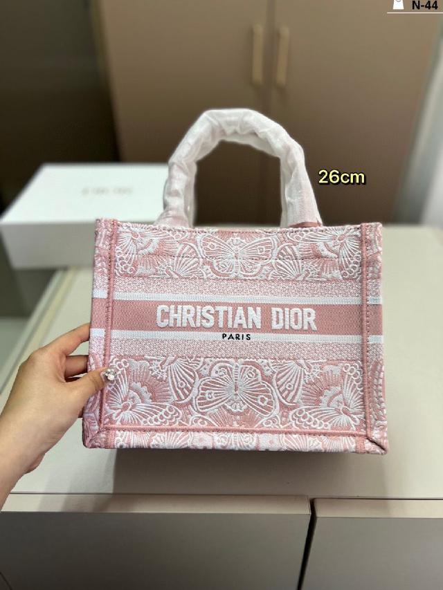 Dior迪奥托特包Book 容量超级大也很耐用