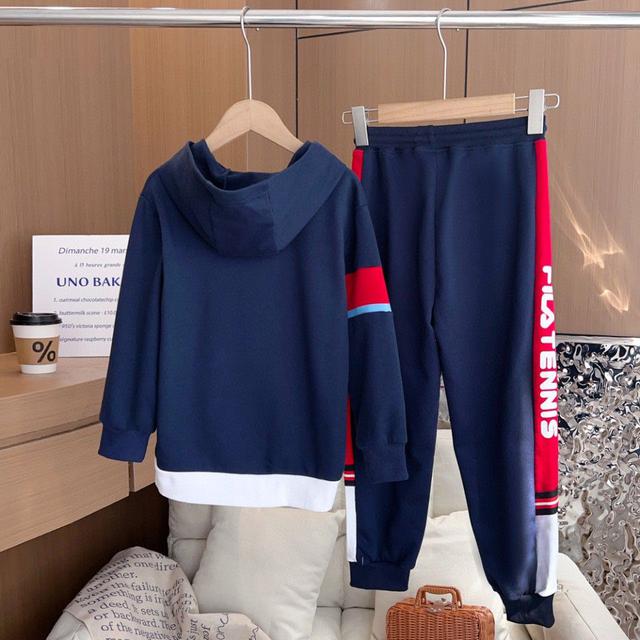 LEE 高端童装，男女童连帽加绒套装，华棉奥粒绒面料，超大的朵绒特别暖，胸前经典LOGO设计