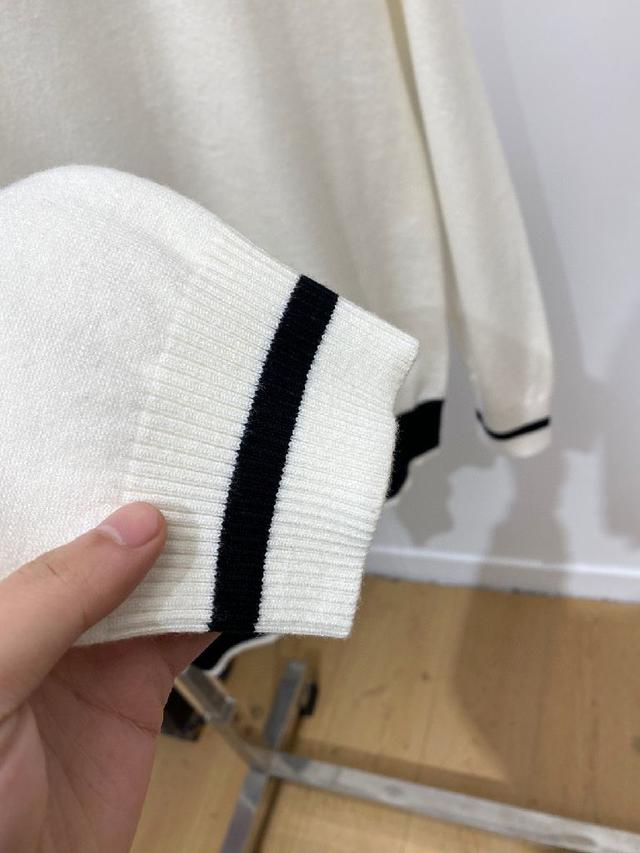 2025新品羊毛衣 具有手感细腻柔软，可直接与肌肤接触，