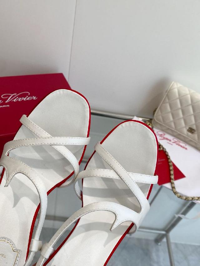 Roger Vivi   SS26早春新款凉鞋