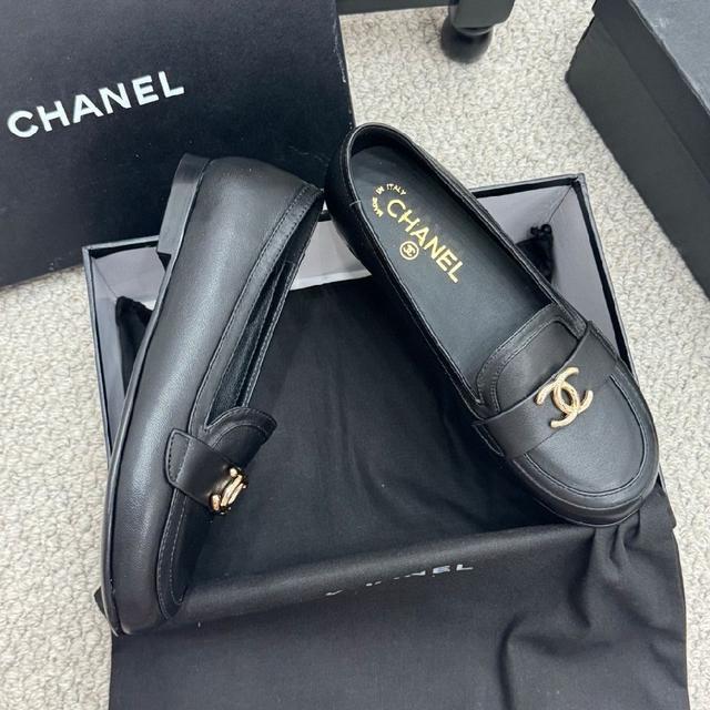 ChaneL 25K泰迪毛毛乐福鞋 设计简约高级，超级百搭款！