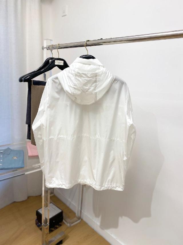 新款夹克外套，秀场新品‼品相非常完美，舒适保暖，三标