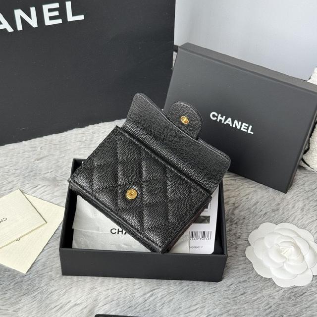 新颖的很  这款柜台就成了限量 你现在排队也未必买到 ，