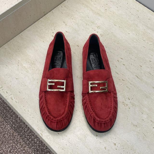 同款字母logo五金扣平底圆头拼色乐福鞋