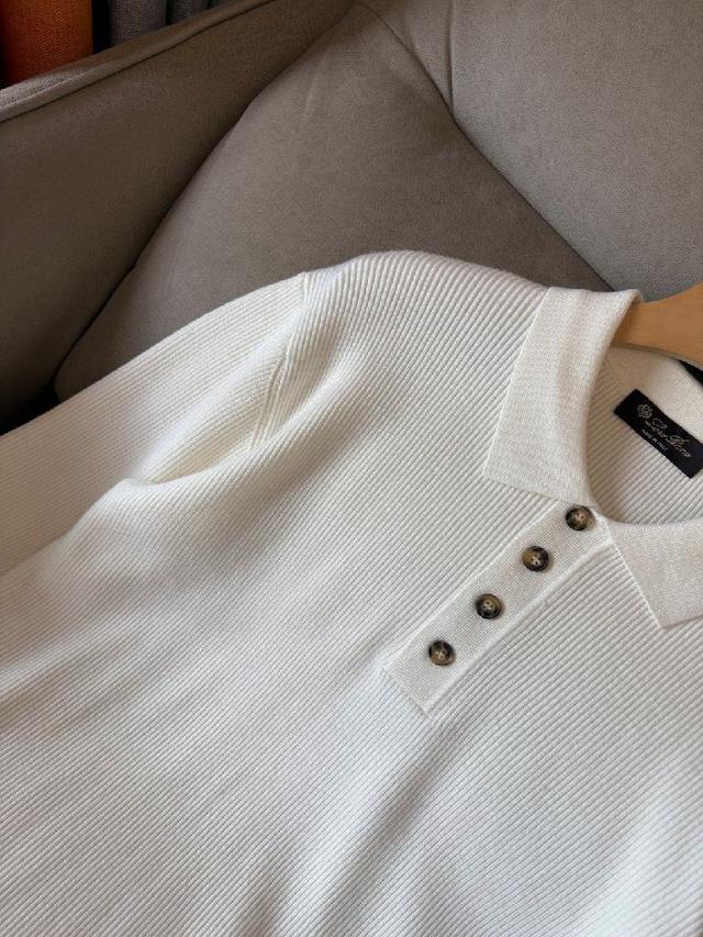 耗时数月雕琢的立体菱形提花，经纬间织就建筑美学肌理，