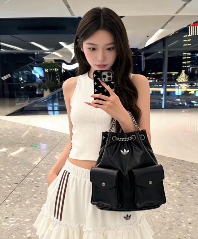 Adidas 鏈條⛓️小香風後背包🖤#07/13晚上18:00