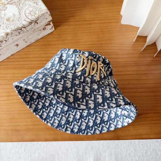 迪奥渔夫帽🧢休闲百搭款🆒