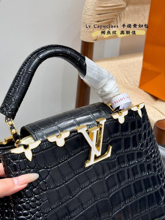 香奈儿24c新款双肩包 这季炒鸡可爱的小双肩