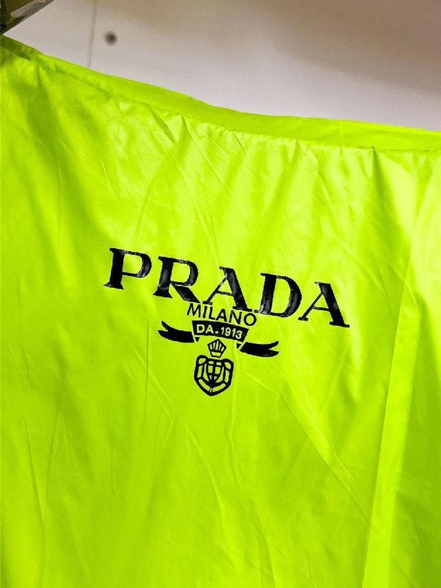 全部90绒的三标齐全带着经典的Logo组合搭配，