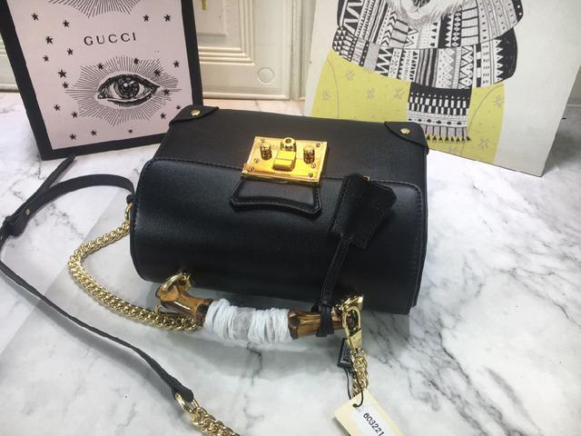 款号:627332颜色：克色、白色、大红尺寸：W35xH28xD14cm