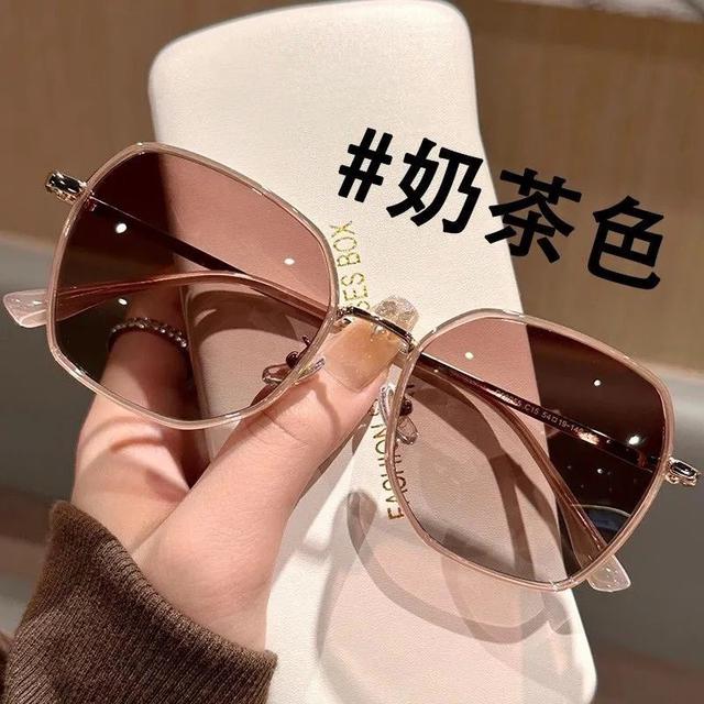 韓系質感顯臉小大框墨鏡(預購)