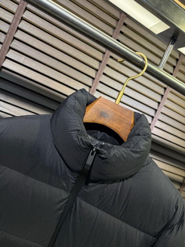 高端推荐牛货 2025秋冬款男士原单纯正90羽绒服！