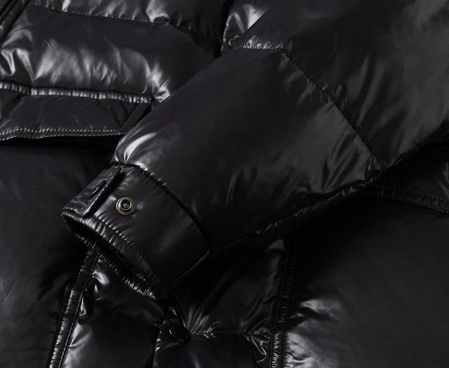 款羽绒服。这款号称羽绒服届最贵的，全部90绒的