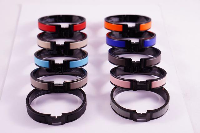 爆火的H黑武士手镯 中性款式 男女都可以戴 尺码：17-19 cm磨砂超