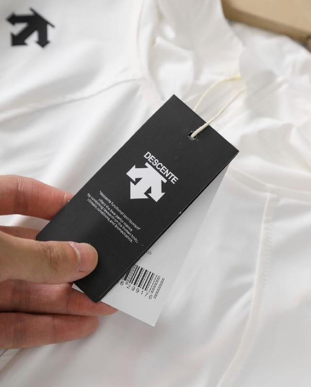 DESCENTE迪桑特DUALIS都市通勤男士透气短袖T恤 专柜在售新品