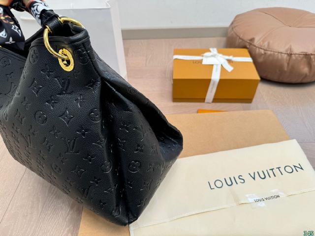 Chanel 小香家 手提款 盒子包