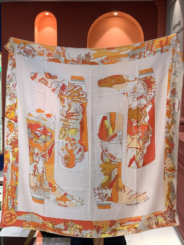 爱马仕双面同色羊绒方巾【双面同色140】，顶级工艺超值‼️