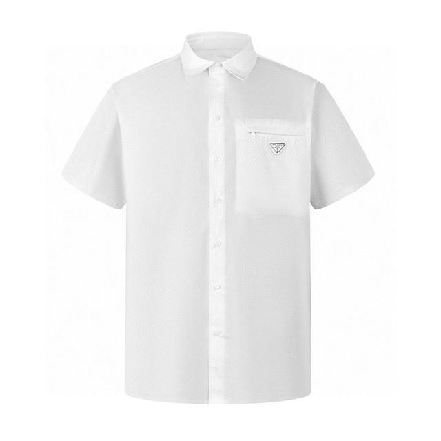 搭配Prada拉链口袋 提升细节的设计感 诠释绅士和风度