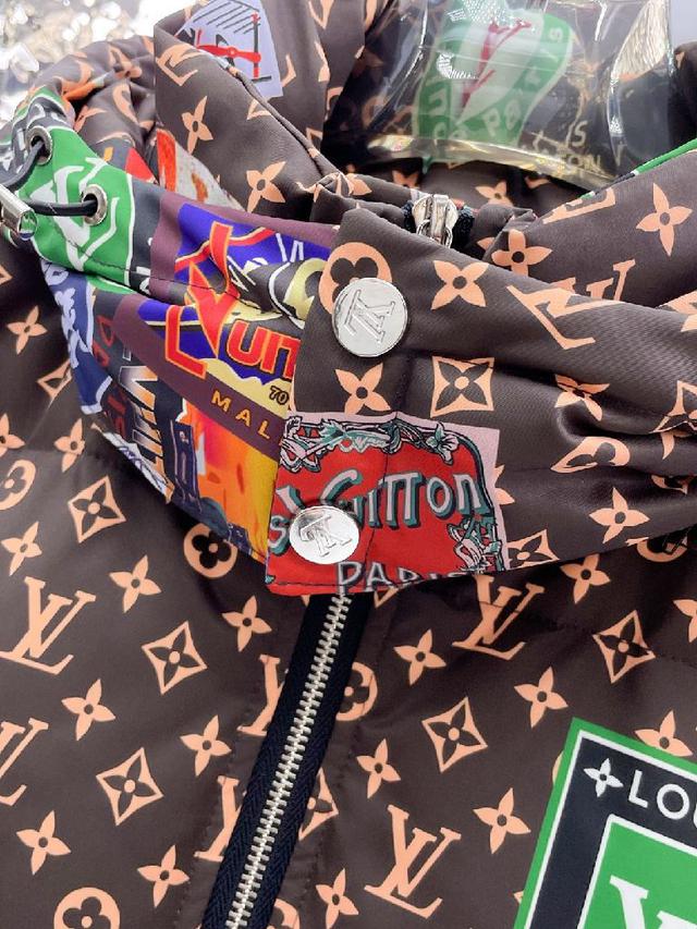 官网款2025秋冬新款羽绒服。这款号称羽绒服届最高端的