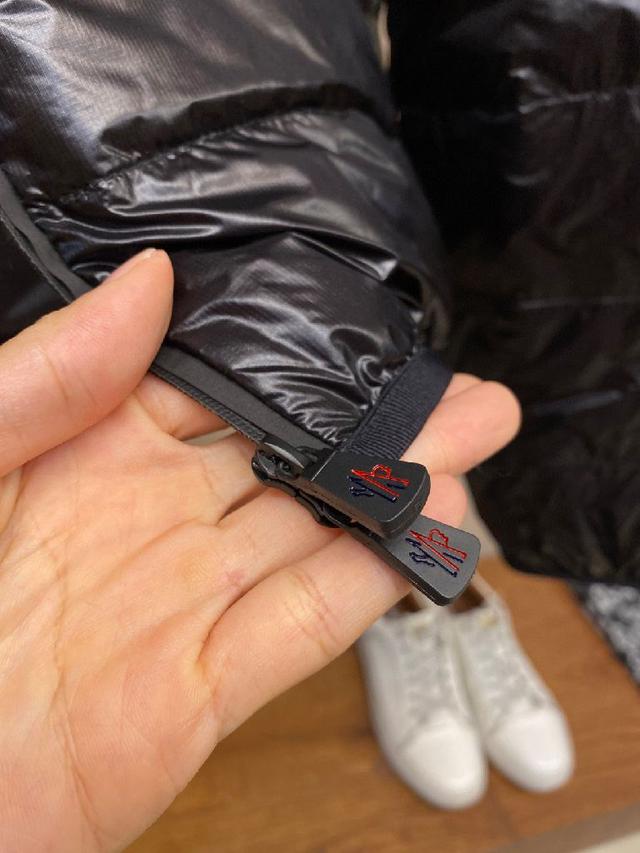 2025秋冬新款羽绒服。这款号称羽绒服届最贵的，全部90绒的