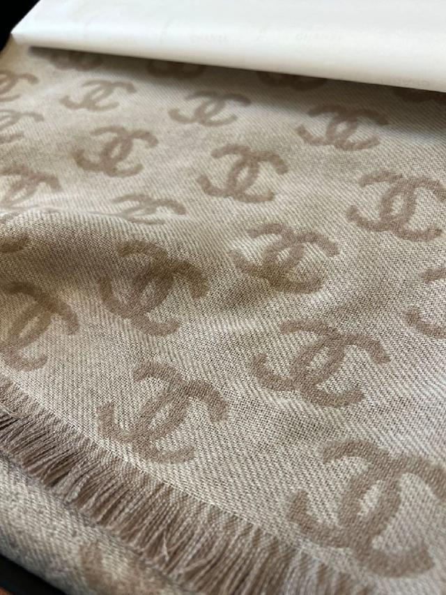 真的无敌实用！！gucci难得的丝毛长巾‼专柜的限量版，