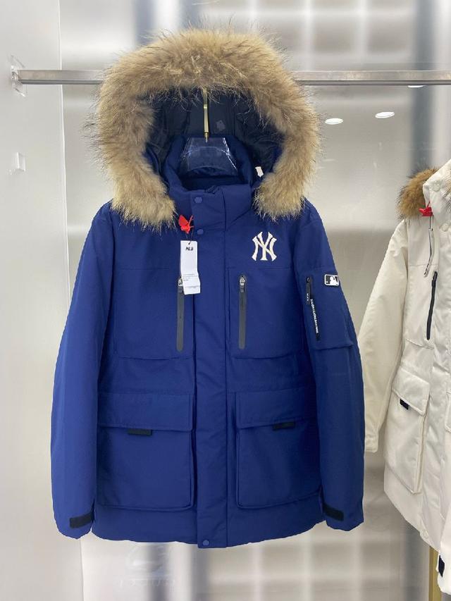 2025年冬季新款男士羽绒服外套，高品质设计，是任何男