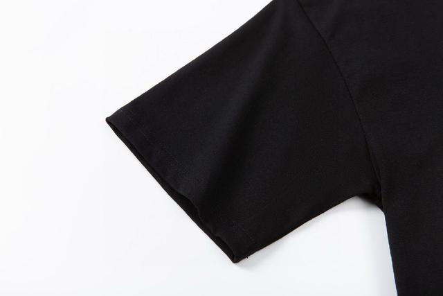 胸口小刺绣logo圆领短袖，高克重原版洗水面料，洗水