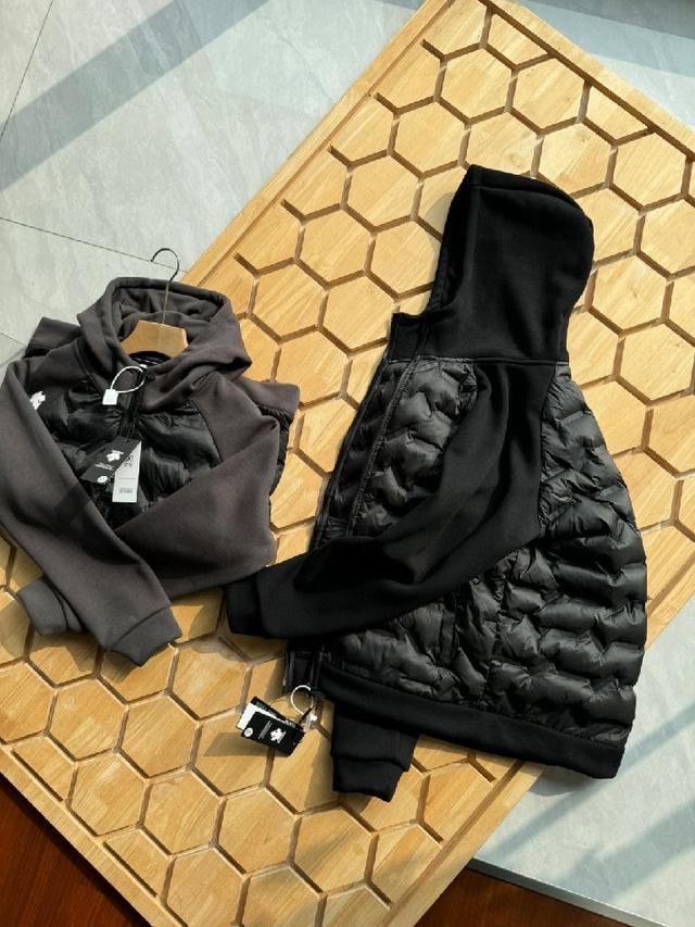 开模订制青铜材质金色船锚手缝扣子，白色款后幅为无绣花版