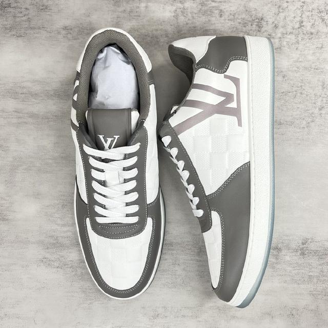 Louis Vuitton 23ss Rivoli 运动鞋为柔软牛皮革压印经典