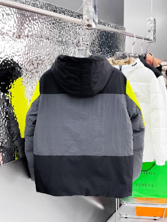 时尚顶级羽绒服 。一种衣服两种穿法！填充进口羽绒