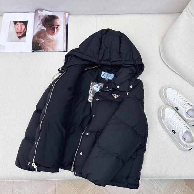 立体剪裁H版型 经典时髦又帅气 原版徽标字母logo