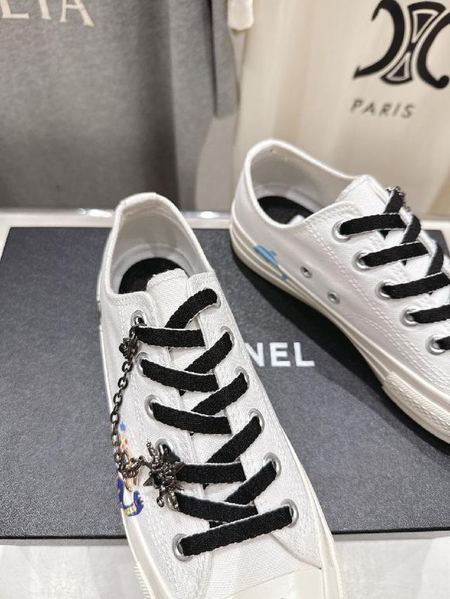 𝐂𝐇𝐀𝐍𝐄𝐋最新涂鸦帆布鞋 顶级品质 帆布饼干鞋👟潮