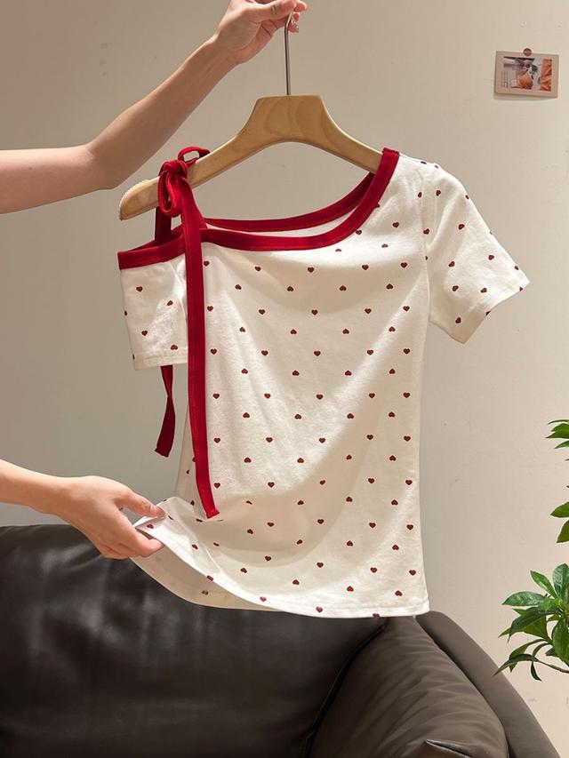 愛心波點斜肩短袖