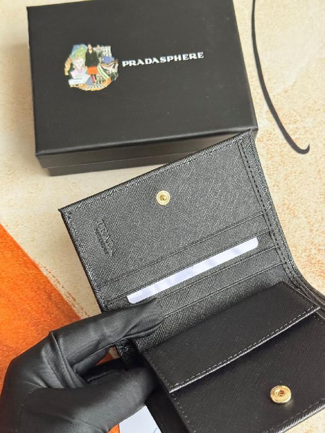 同色大字母系列女士短夹，型号1MV204，十字纹牛皮制