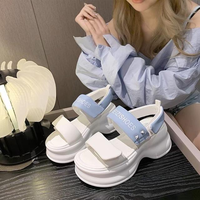 新款氣質百搭柔軟鬆糕厚底涼鞋(預購)