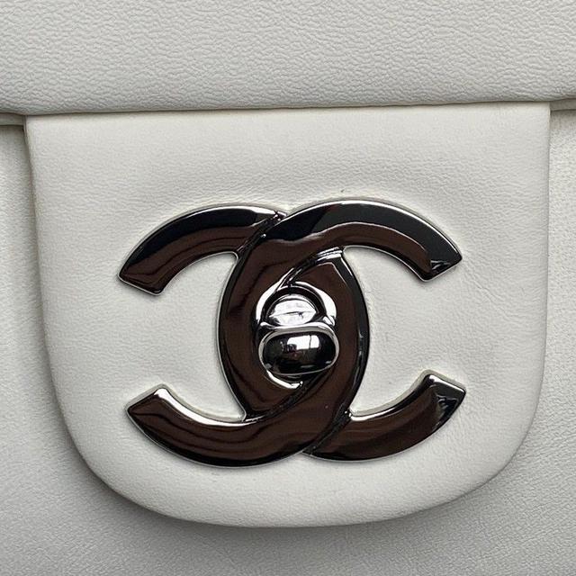 大热门中古kelly被Chanel重新设计焕发生机，中古Kelly以经典的手柄手提出名