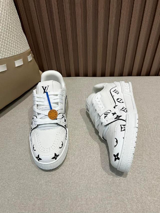 Louis Vuitton 驴家的爆款！trainer，每个人都必须入的款