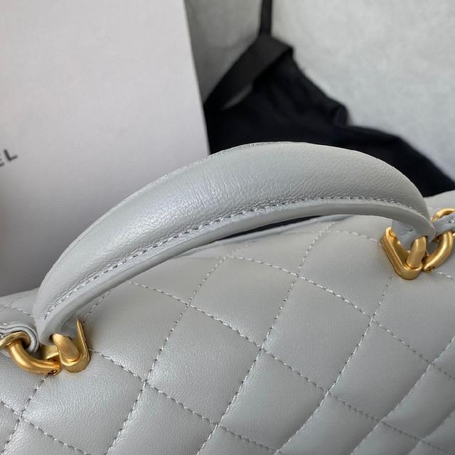 CHANEL：：．型号：92993尺寸：33CM：