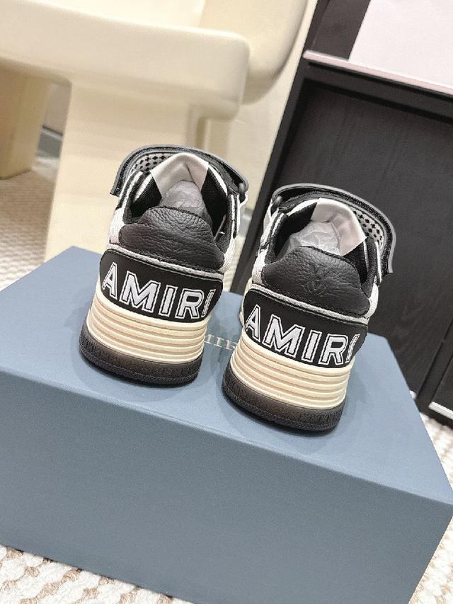 AMIRI黑色魔术贴板鞋，简约设计+品牌标识，辨识度超高！