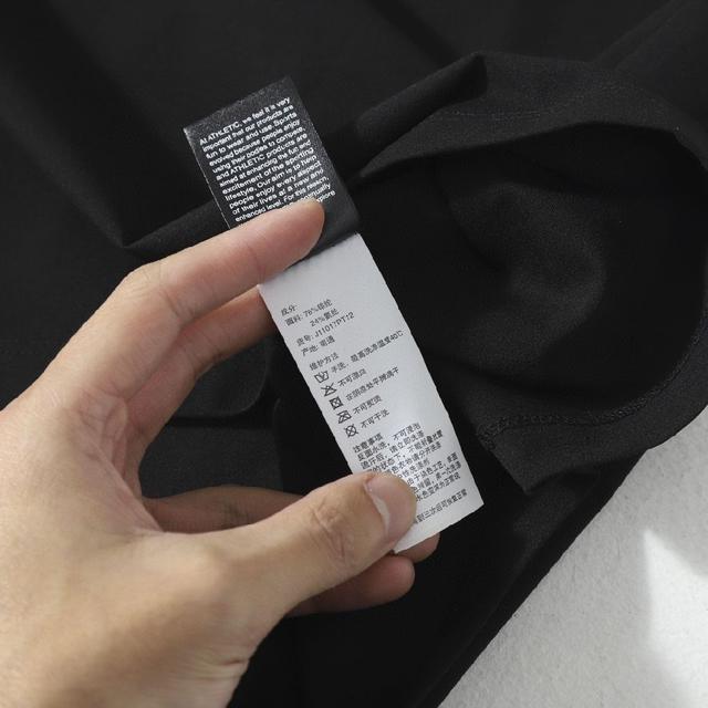 采用高品拉架珠地面料！面料柔软顺滑！，上身舒适，透气性非常好