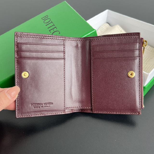 充满了浪漫的气息🎈 融合了经典的设计和实用的功能